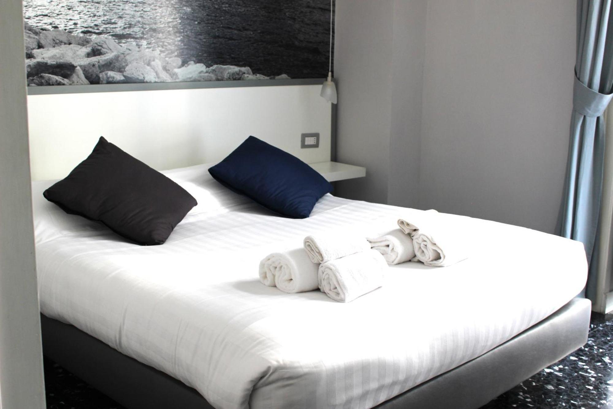 Beverello Rooms Napels Buitenkant foto
