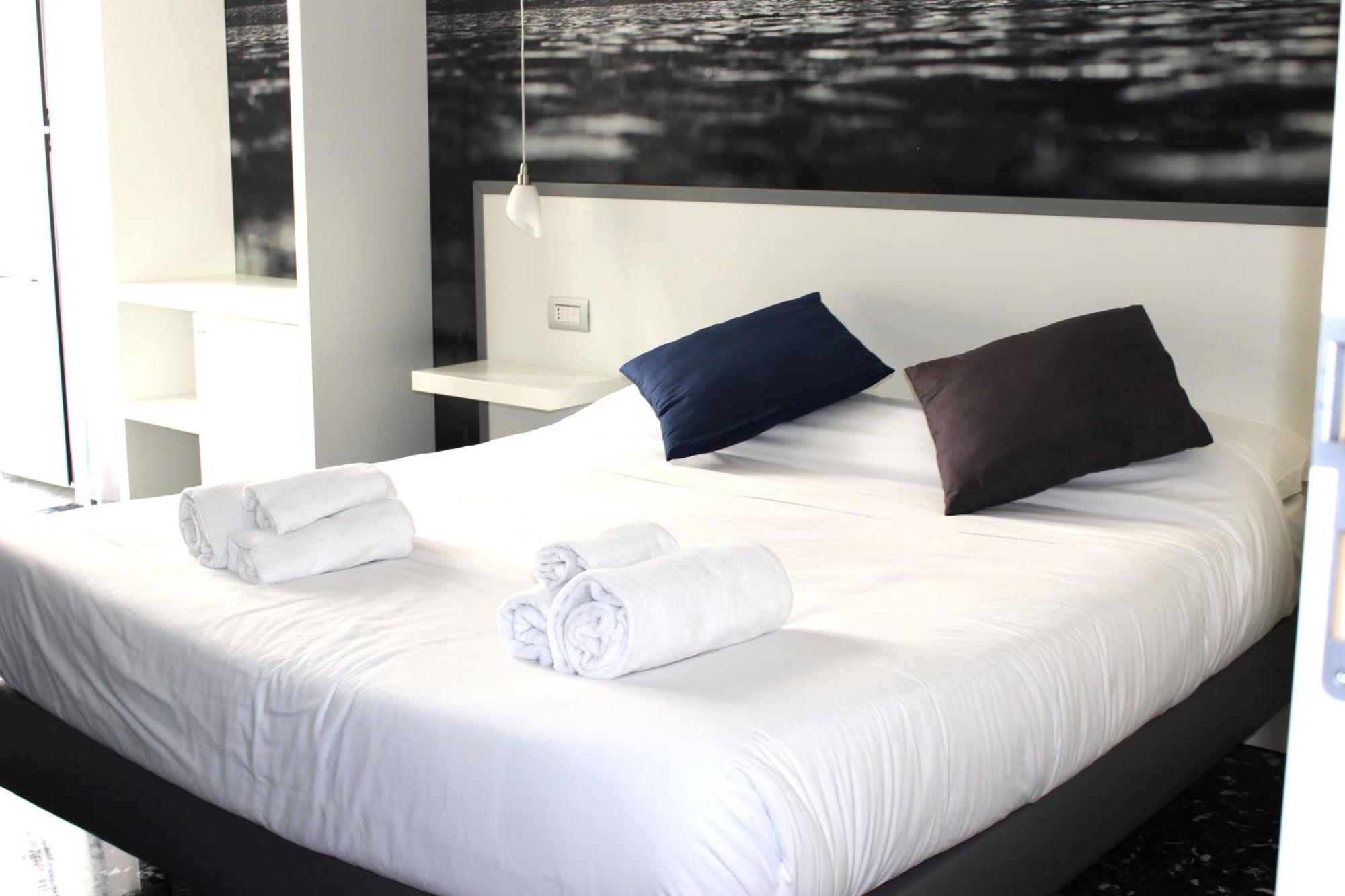 Beverello Rooms Napels Buitenkant foto