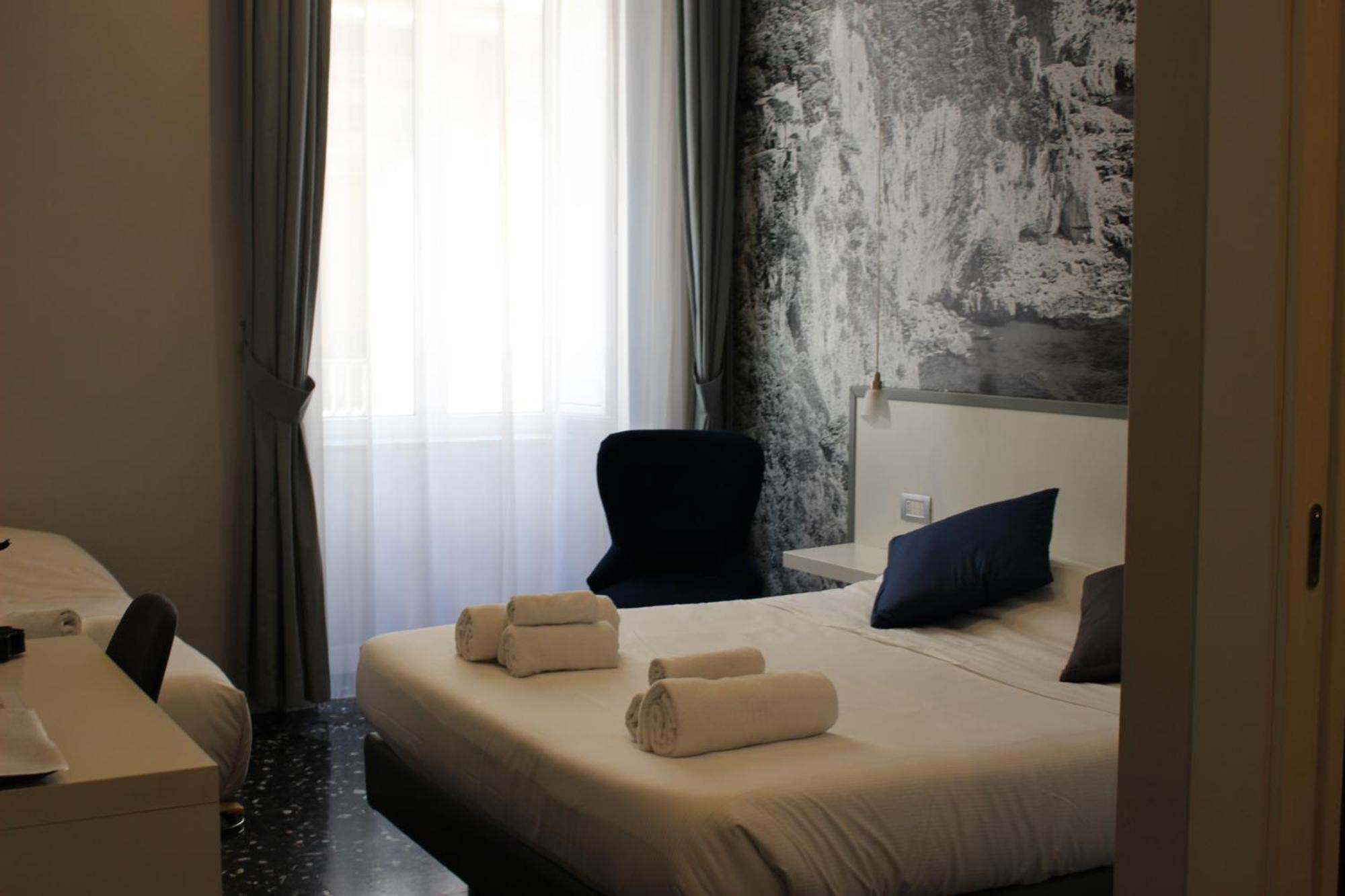 Beverello Rooms Napels Buitenkant foto