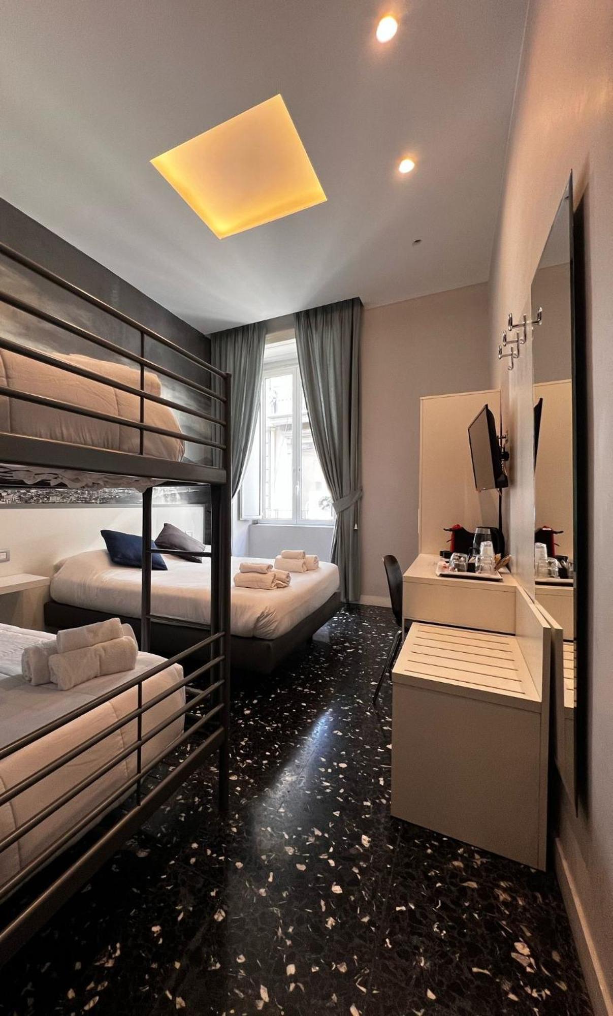 Beverello Rooms Napels Buitenkant foto
