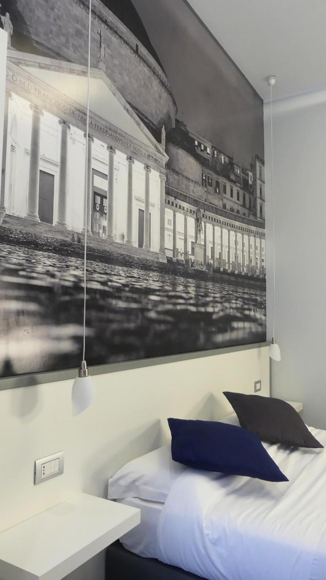 Beverello Rooms Napels Buitenkant foto
