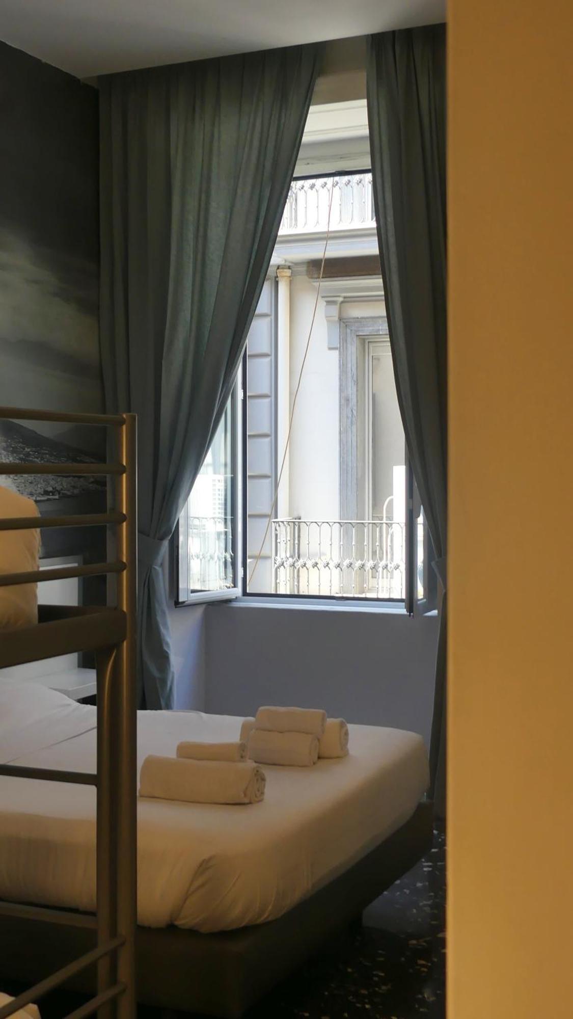 Beverello Rooms Napels Buitenkant foto